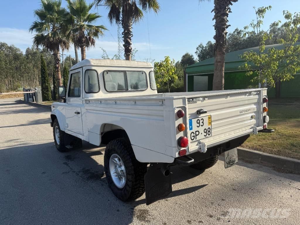 Land Rover Defender Pikapai / Bortiniai sunkvežimiai