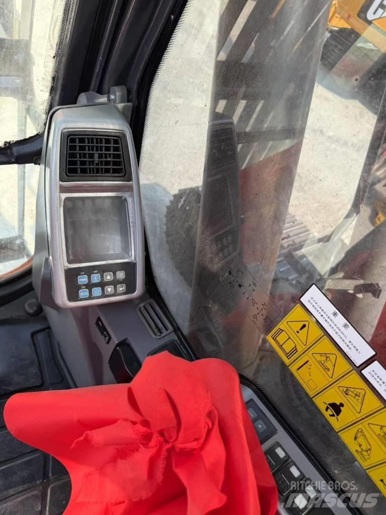Doosan DX 225 LC Vikšriniai ekskavatoriai