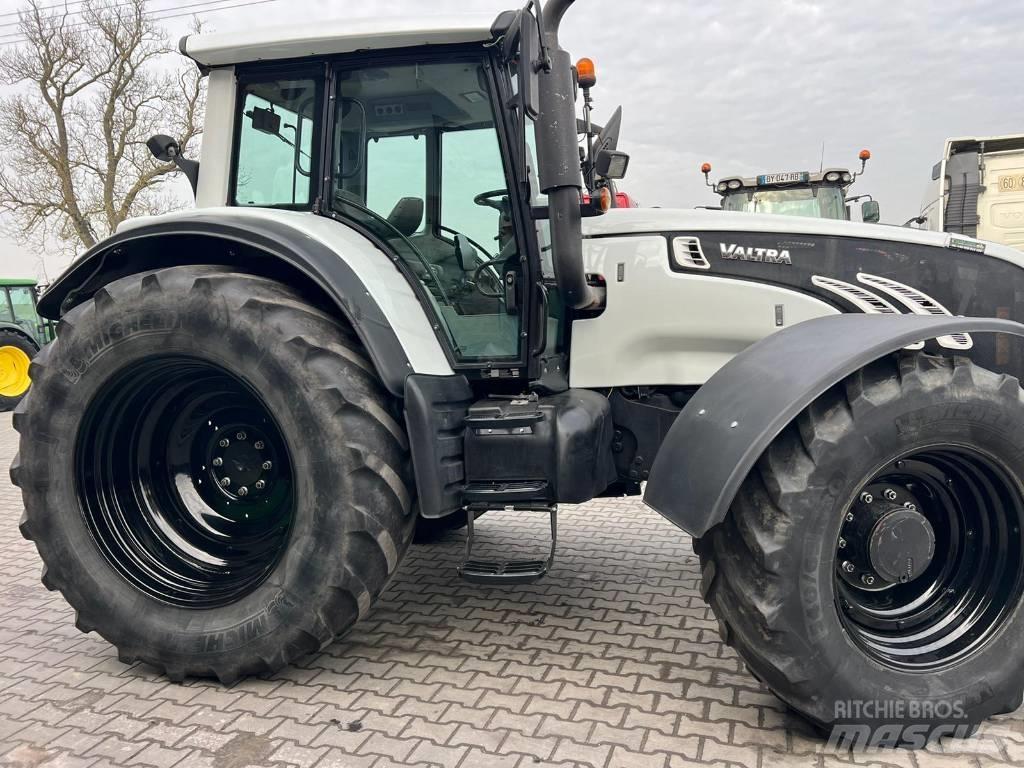 Valtra T 202 Versu Traktoriai