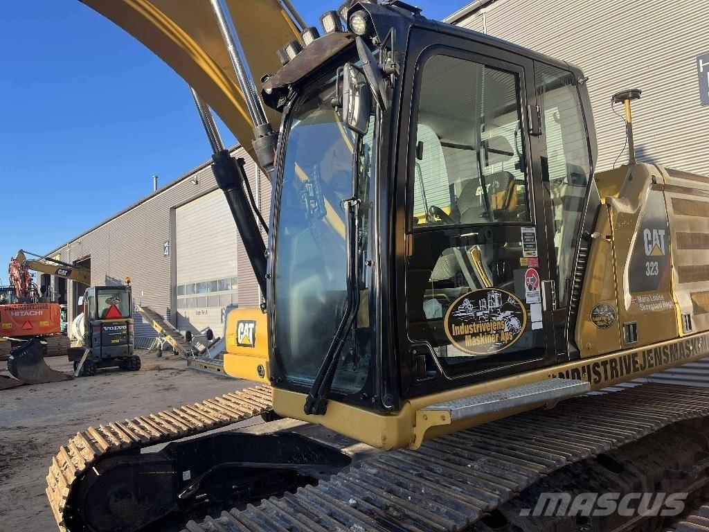CAT 323 Nextgen Vikšriniai ekskavatoriai
