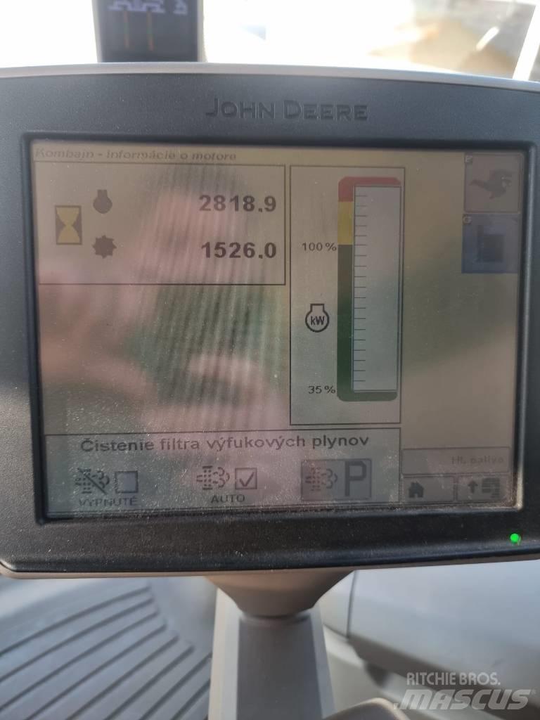 John Deere T 670 i Derliaus nuėmimo kombainai