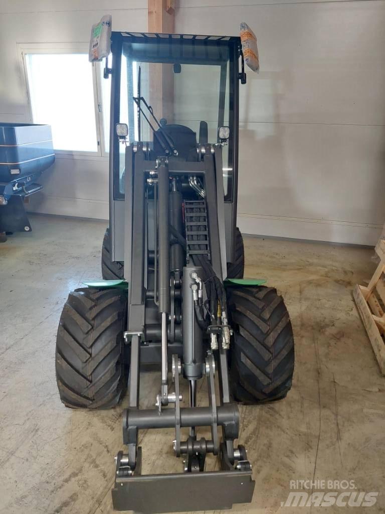Castloaders 800 ECO Daugiafunkciniai pakrovėjai