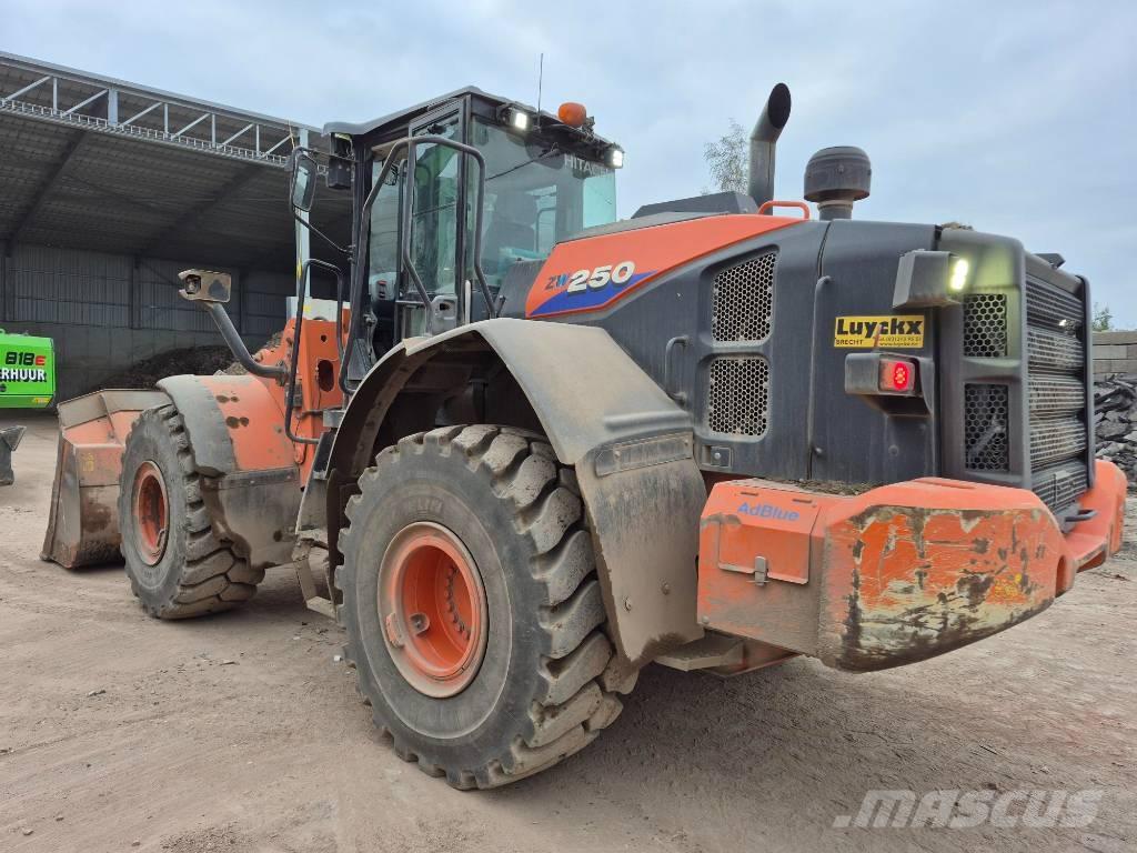 Hitachi ZW 250-6 Naudoti ratiniai krautuvai