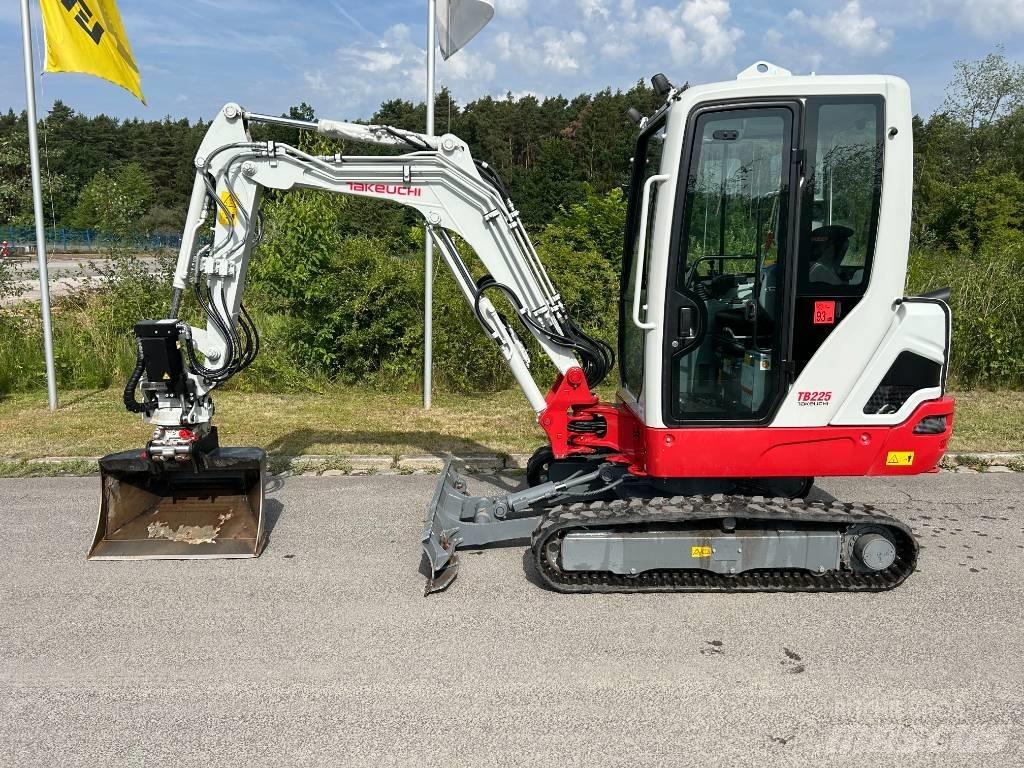 Takeuchi TB 225A V5 Mini ekskavatoriai < 7 t