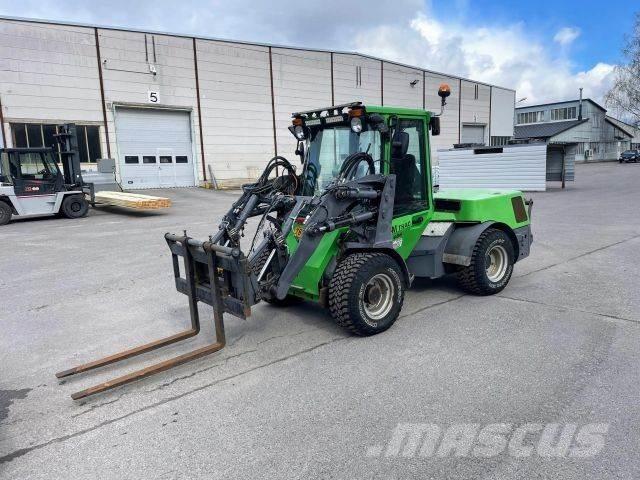 LM Trac 486 Naudoti kompaktiški traktoriai