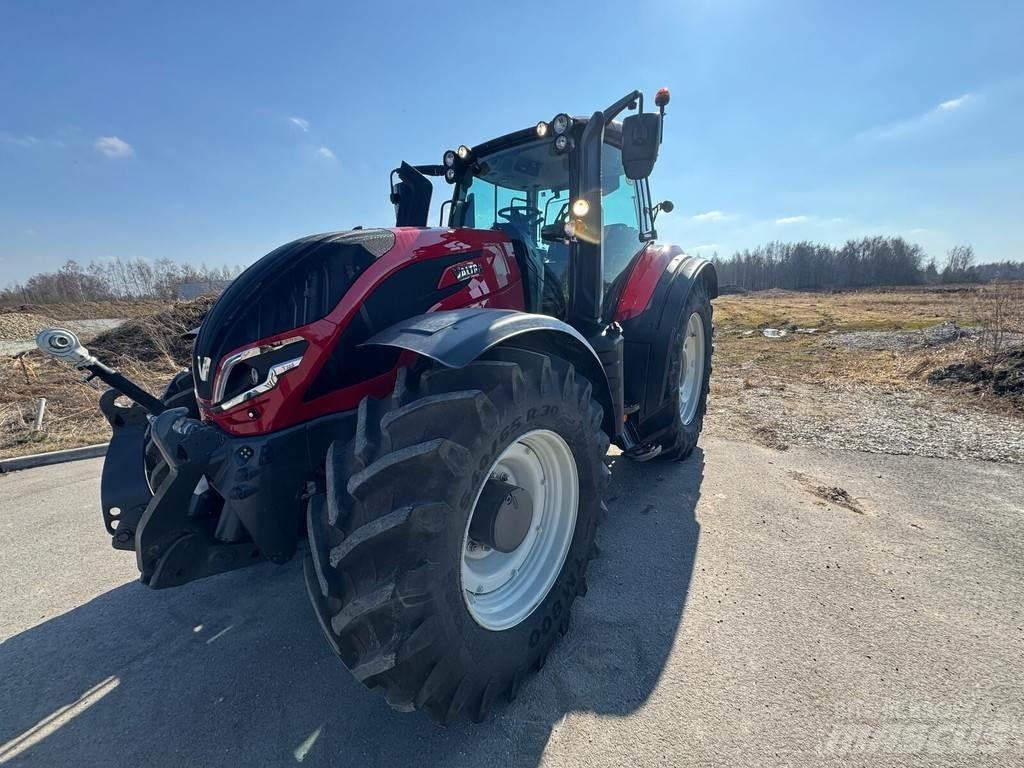 Valtra T255V Traktoriai