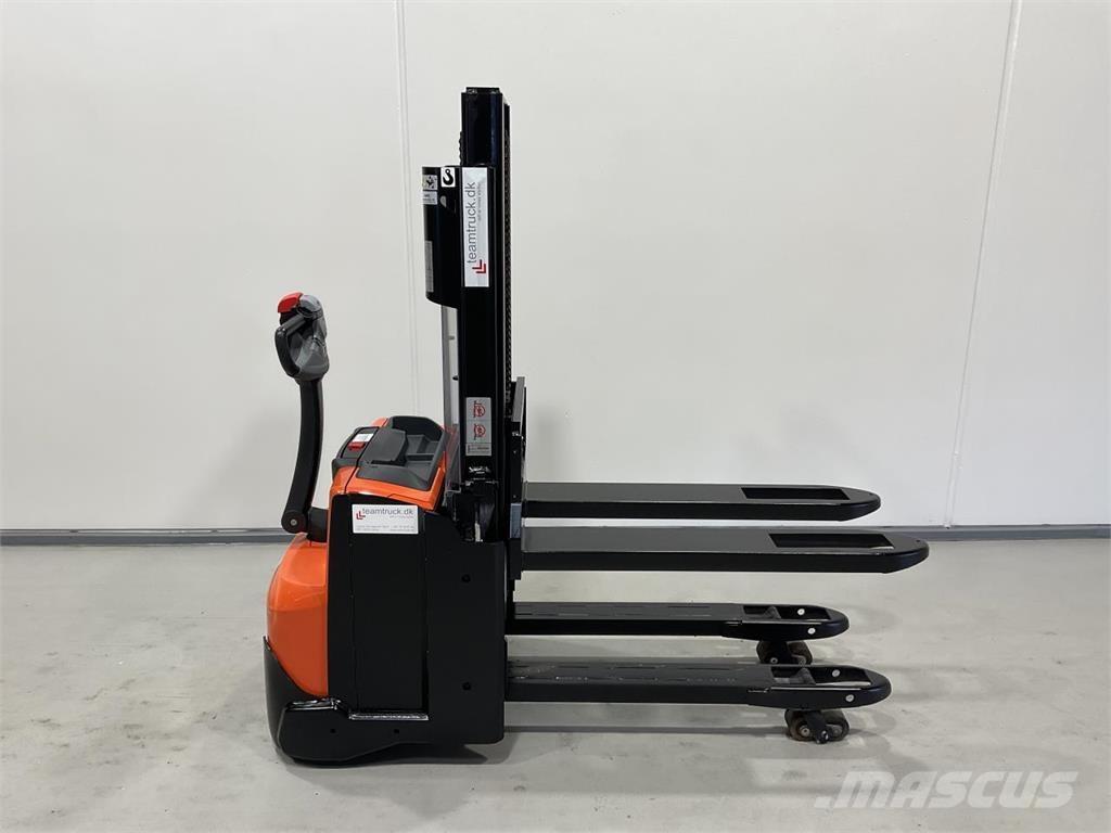 Toyota SWE200D Savaeigiai rietuvai