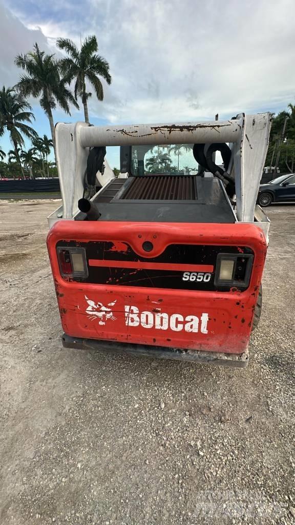 Bobcat S650 Krautuvai su šoniniu pasukimu