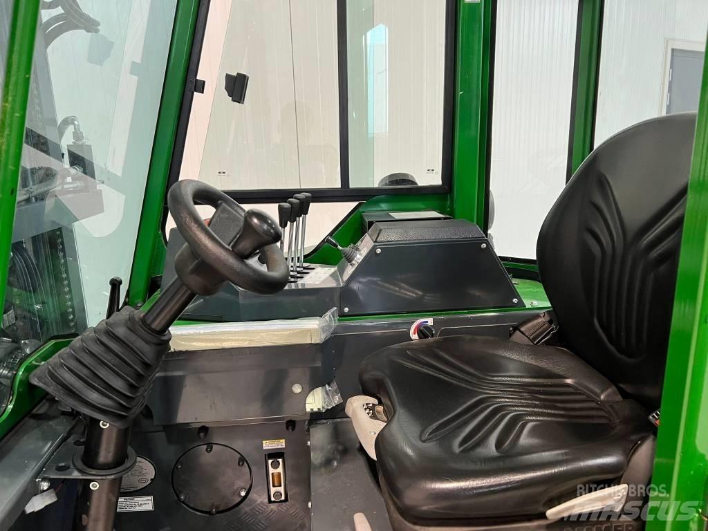 Combilift CB2500 lpg Šakiniai krautuvai su privažiavimu iš visų keturių pusių