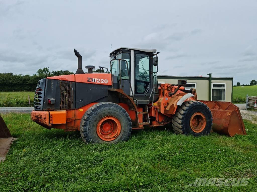 Hitachi ZW 220 Naudoti ratiniai krautuvai