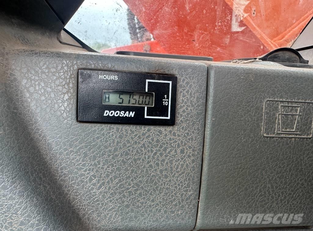Doosan DX 140 LCR-3 Vikšriniai ekskavatoriai