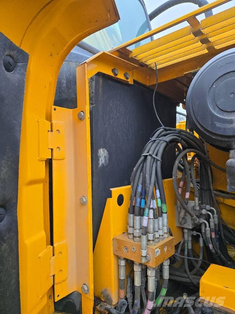 JCB JS 210 LC Vikšriniai ekskavatoriai