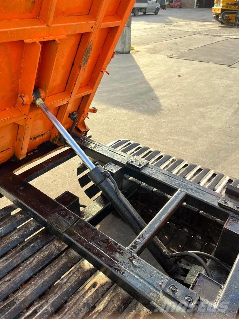 Kubota RC 30 Vikšrinė savivartė technika