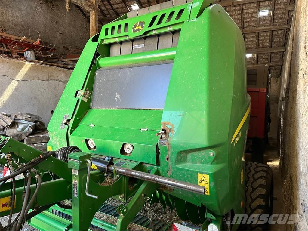 John Deere V461M Ritinių presai