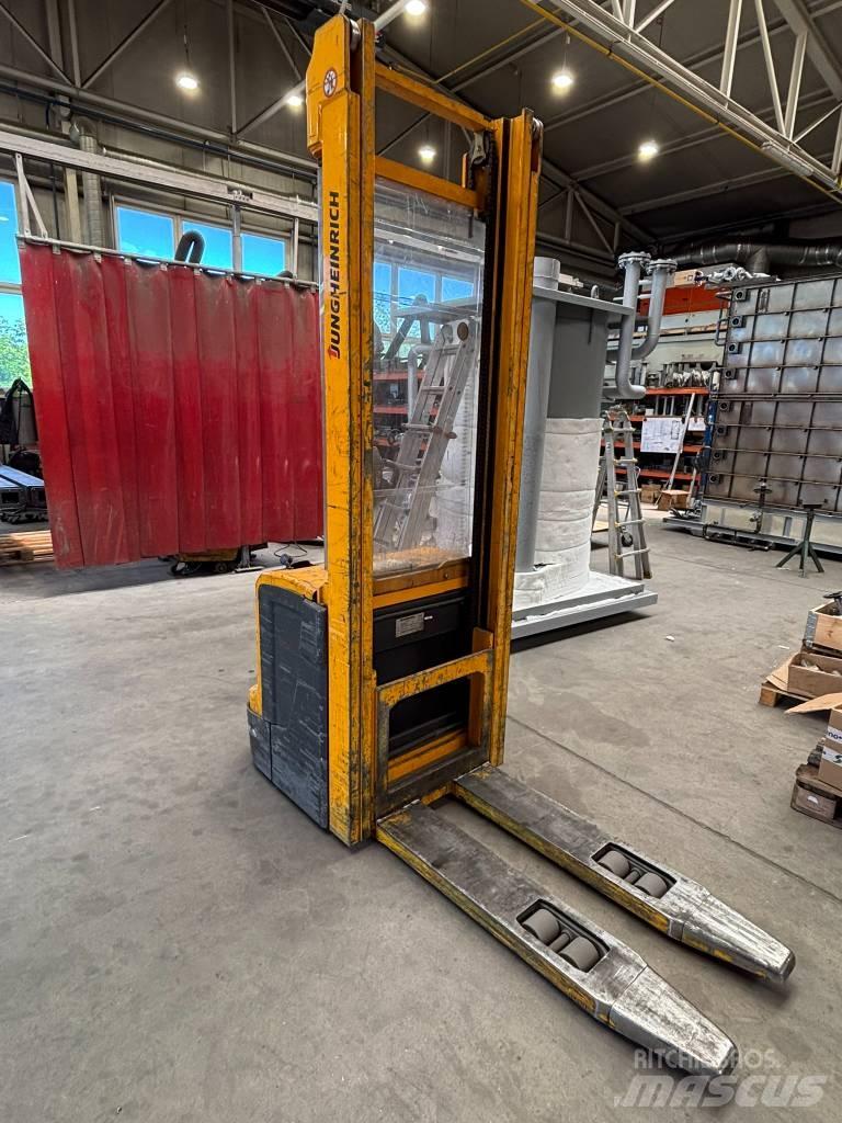 Jungheinrich EJC220 Rankiniai vėžimėliai