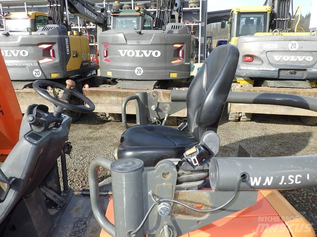 Ausa D 300 AH G Karjeriniai savivarčiai