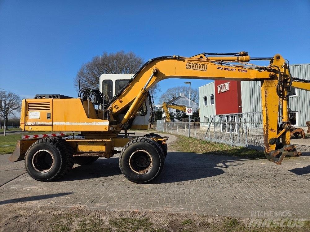 Liebherr A900 Ratiniai ekskavatoriai