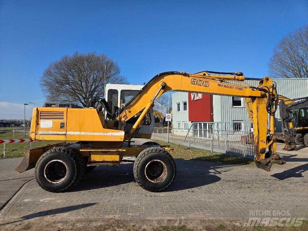 Liebherr A900 Ratiniai ekskavatoriai