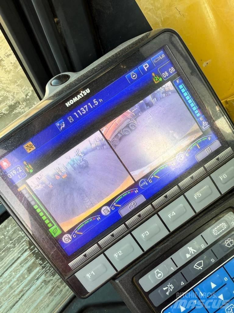 Komatsu HB 365 Vikšriniai ekskavatoriai