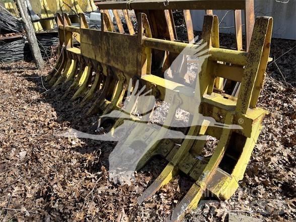 Komatsu D65PX Kultivatoriai-purentuvai