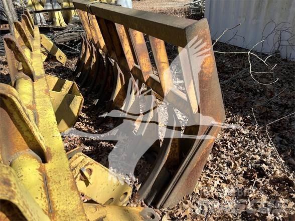 Komatsu D65PX Kultivatoriai-purentuvai