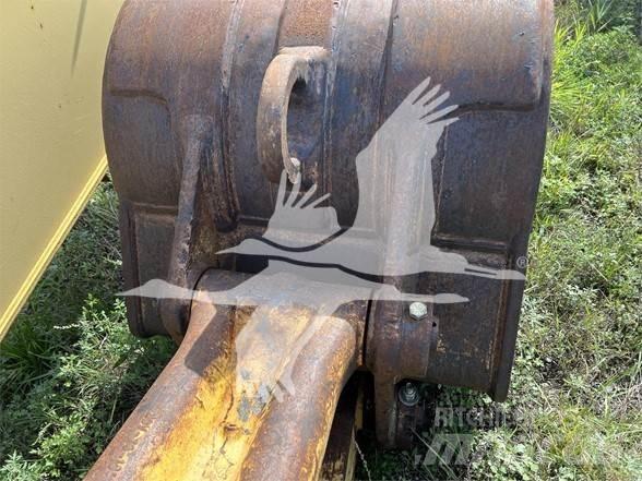 Komatsu PC200 Kaušai