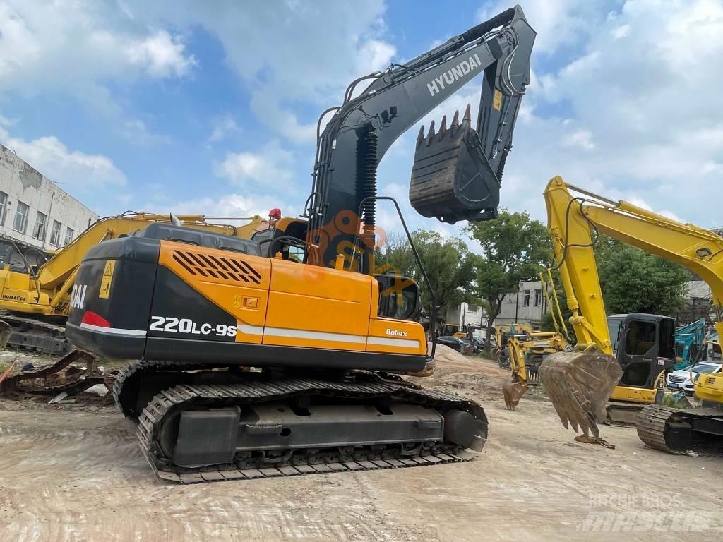 Hyundai 220 Vikšriniai ekskavatoriai