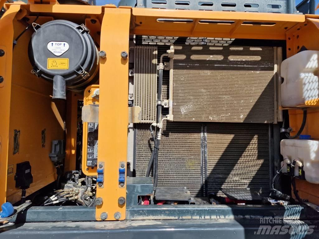 Hyundai HX 220 L Vikšriniai ekskavatoriai
