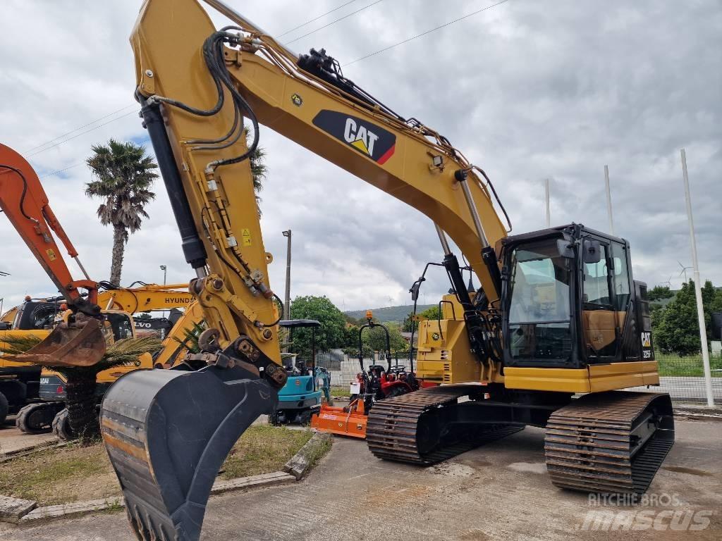 CAT 325 FL CR Vikšriniai ekskavatoriai