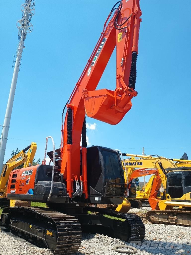 Hitachi ZX 200 Vikšriniai ekskavatoriai