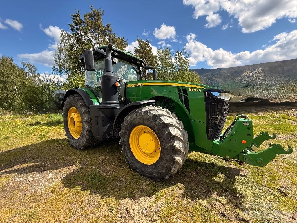 John Deere 8370 R Traktoriai