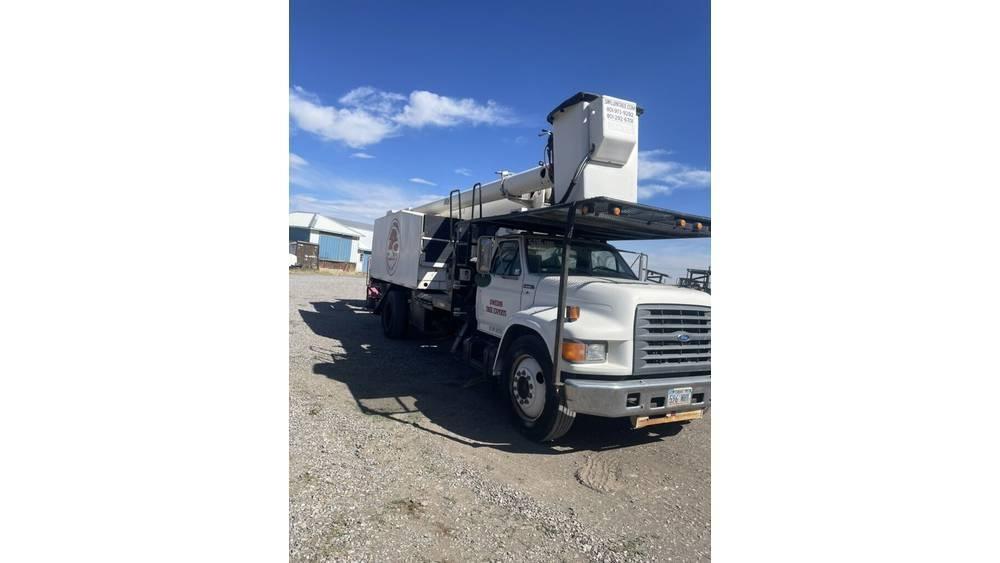 Ford F 7000 Ant vilkikų montuojamos kėlimo platformos
