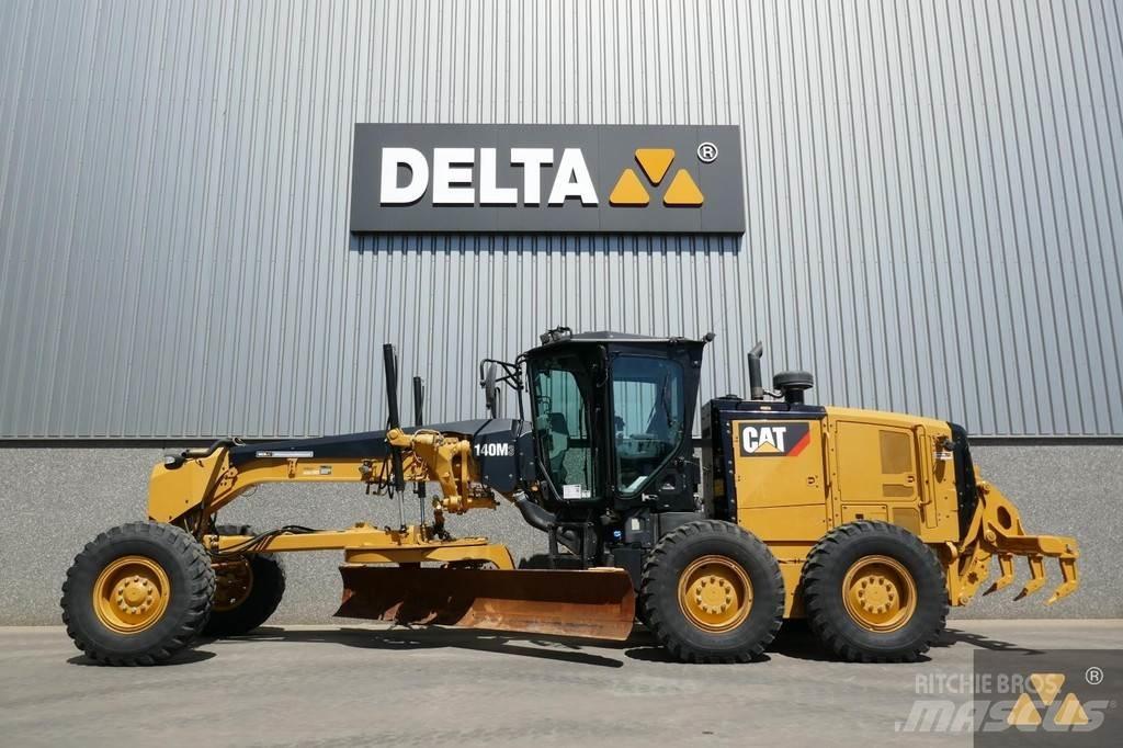 CAT 140M3 Greideriai