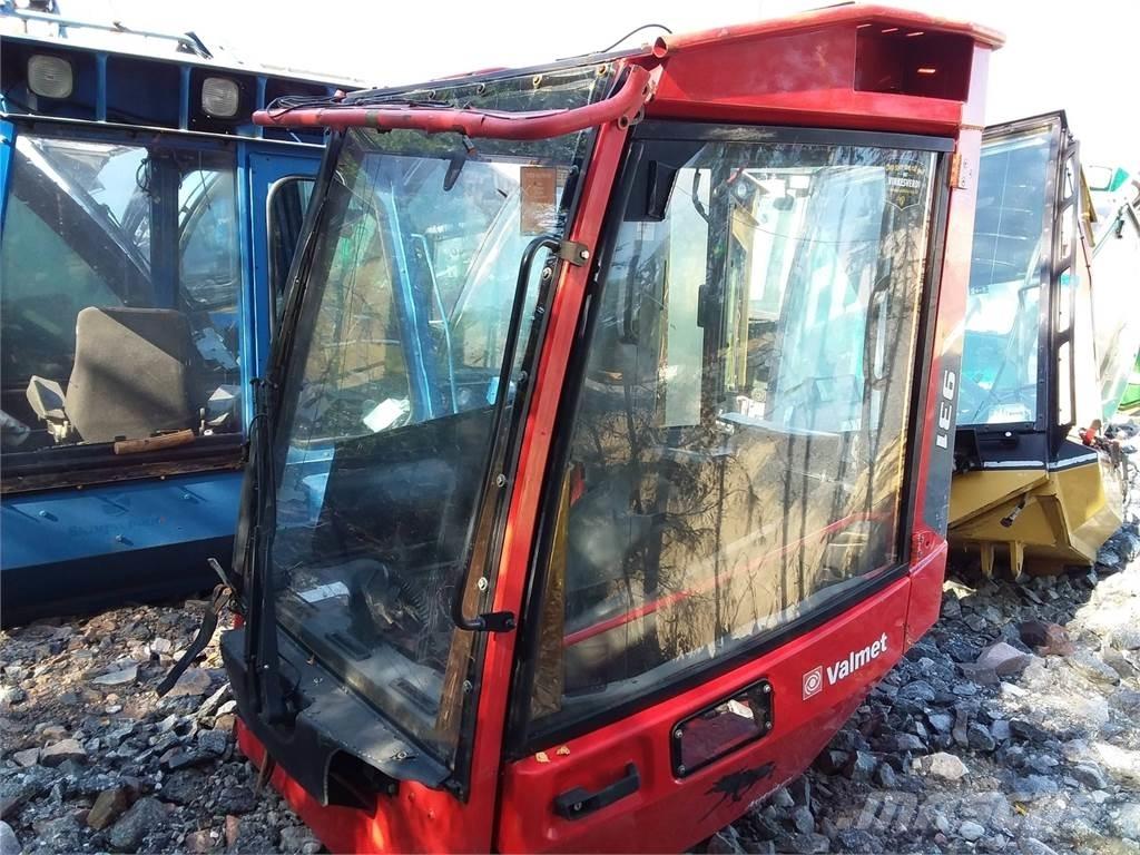 Valmet 931 Kabinos ir salonai