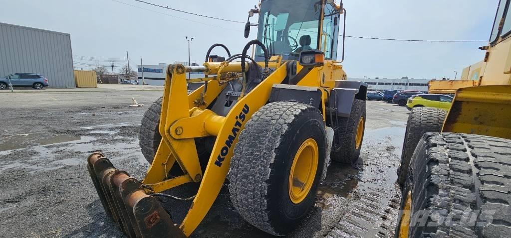 Komatsu WA 200 Naudoti ratiniai krautuvai