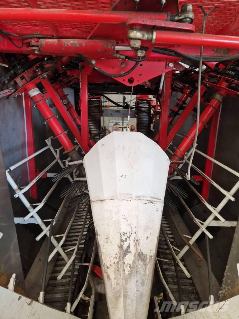  JOONAS 1500 Derliaus nuėmimo kombainai