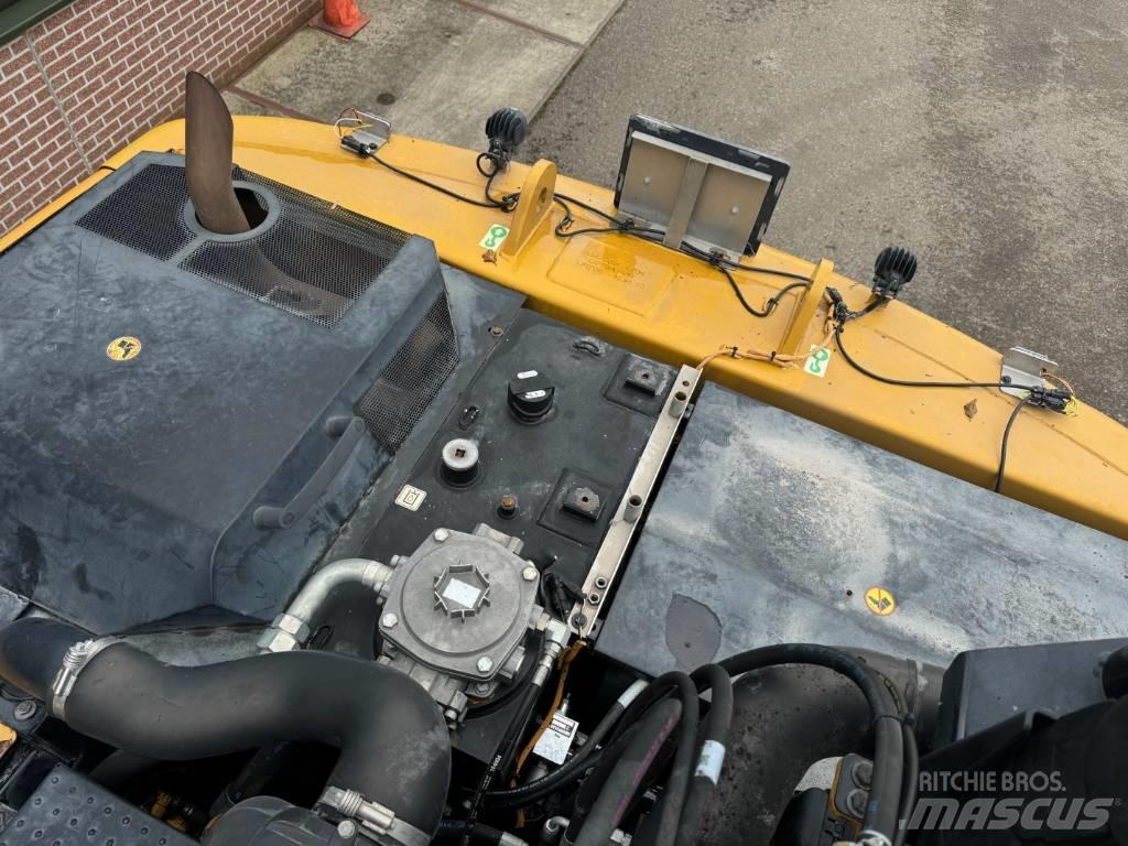 CAT MH3022 Atliekų / pramoniniai krautuvai