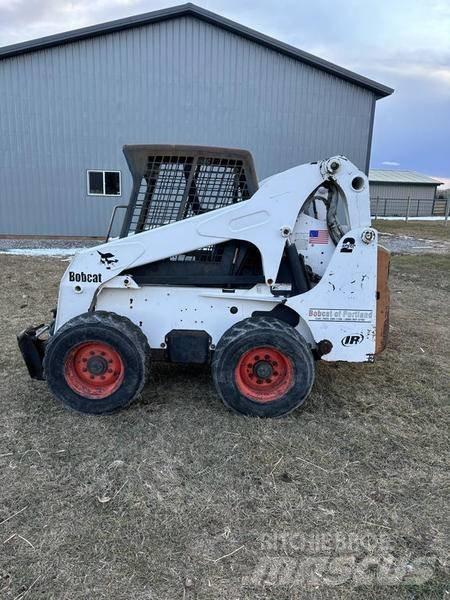 Bobcat S250 Krautuvai su šoniniu pasukimu