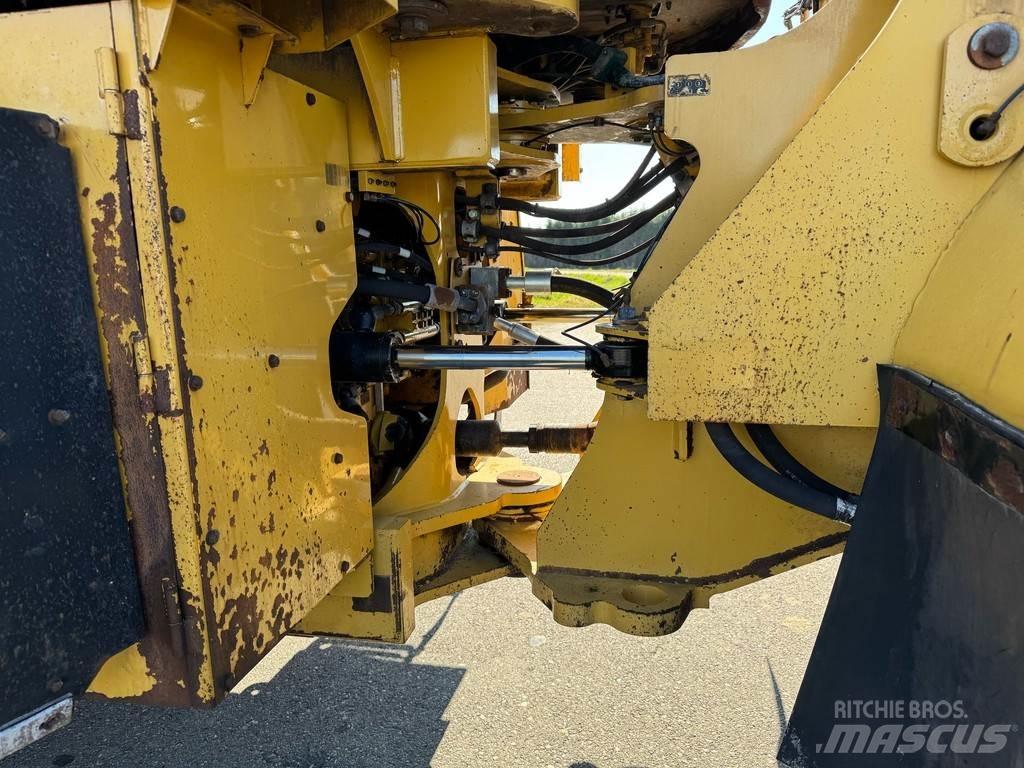 CAT 972M Naudoti ratiniai krautuvai