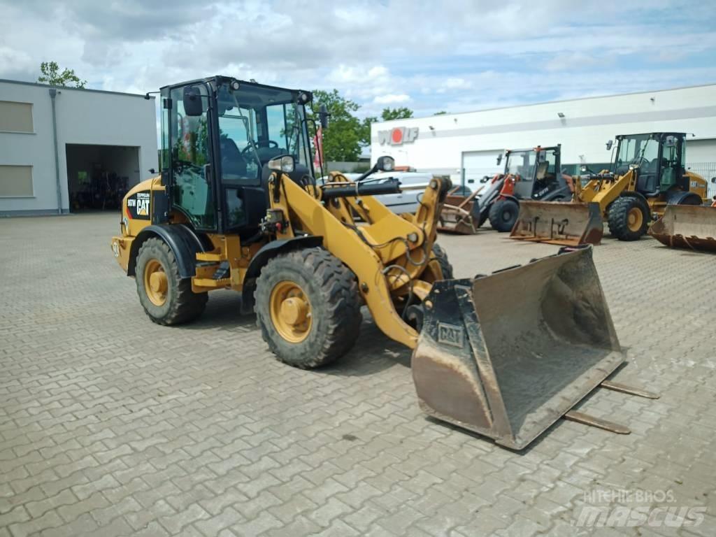 CAT 907 M Naudoti ratiniai krautuvai