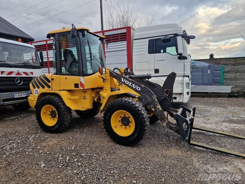 Volvo L 30 Naudoti ratiniai krautuvai