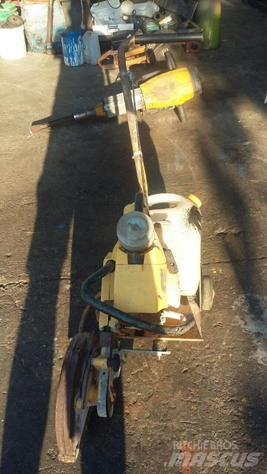 Still 300 Maža asfalto klojimo technika