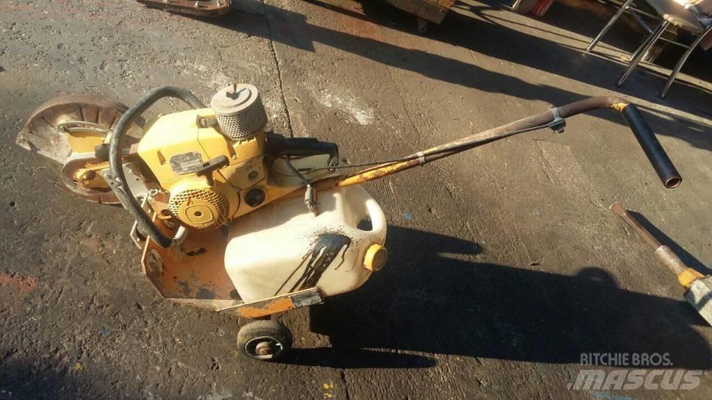 Still 300 Maža asfalto klojimo technika
