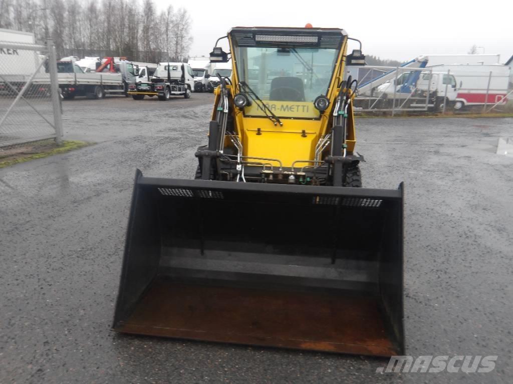 Wille 445 Naudoti kompaktiški traktoriai