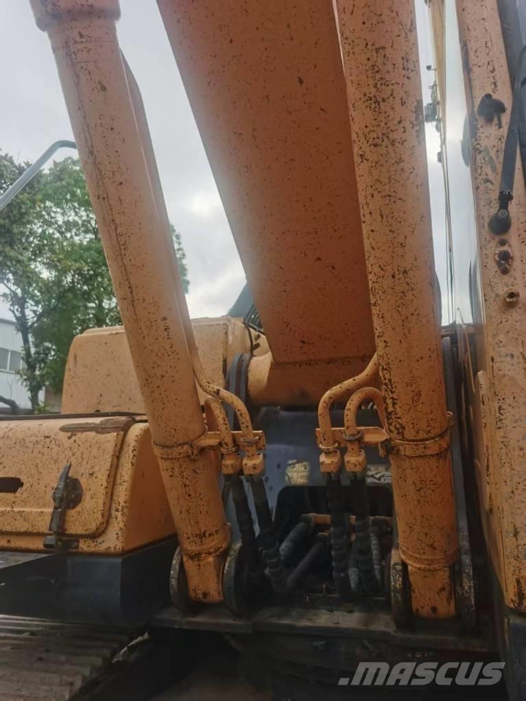 Hyundai R220LC-9S Vikšriniai ekskavatoriai