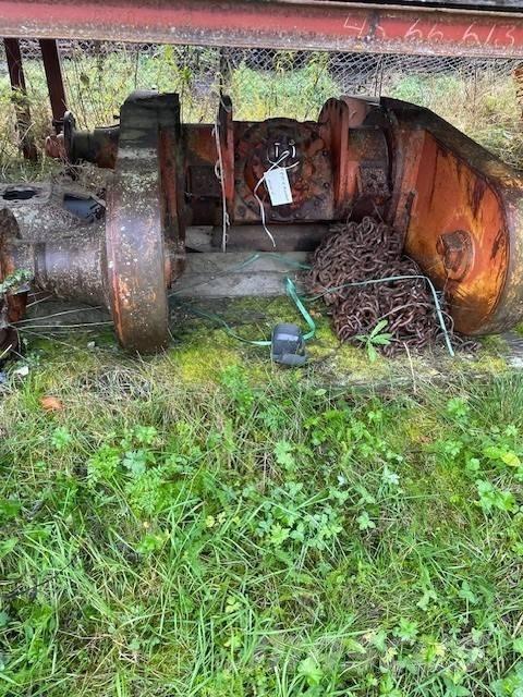 Valmet 875 Važiuoklė ir suspensija