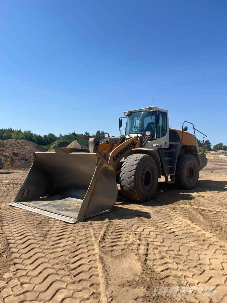 Liebherr L 576 Naudoti ratiniai krautuvai