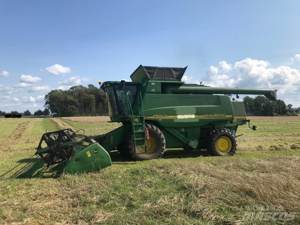 John Deere 9780 CTS Derliaus nuėmimo kombainai