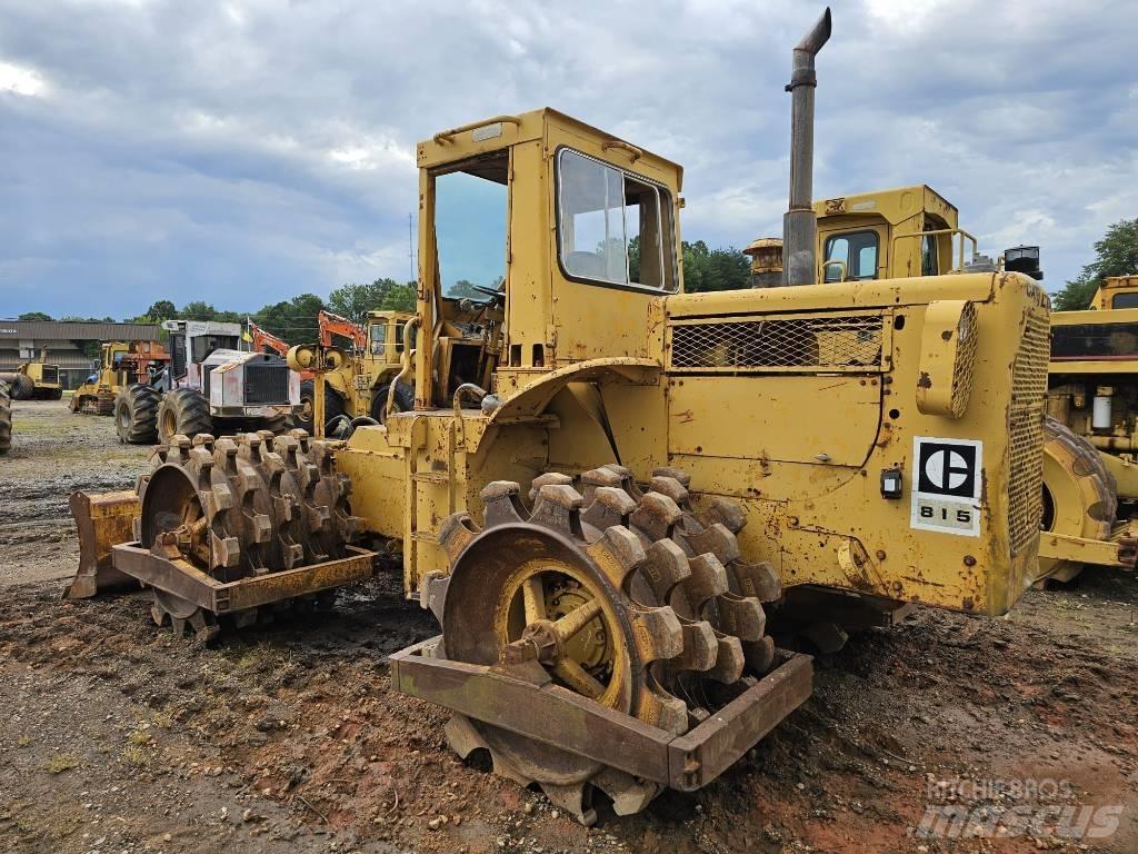 CAT 815 Gruntiniai volai