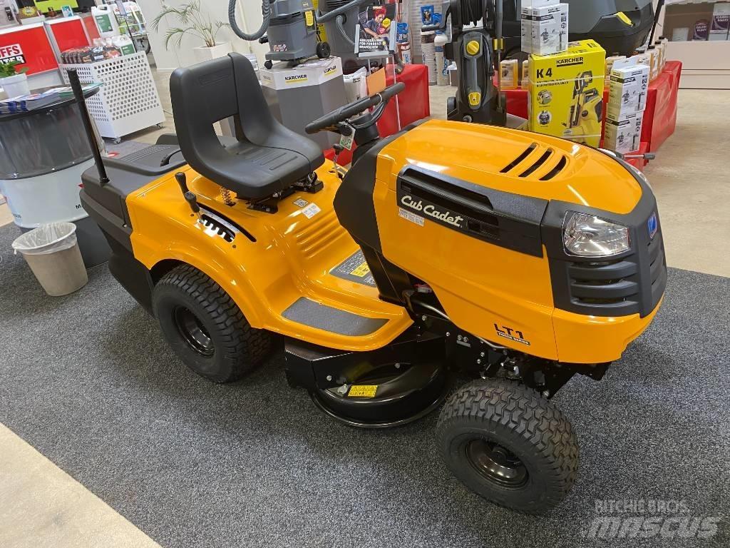 Cub Cadet LT1 NR92 Sodo traktoriukai-vejapjovės